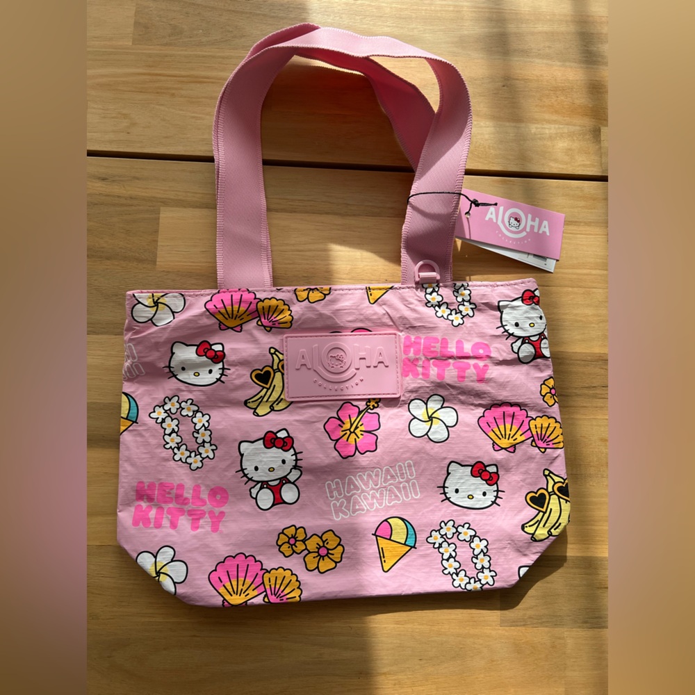 NWT Aloha Collection Hello Kitty MINI TRIPPER